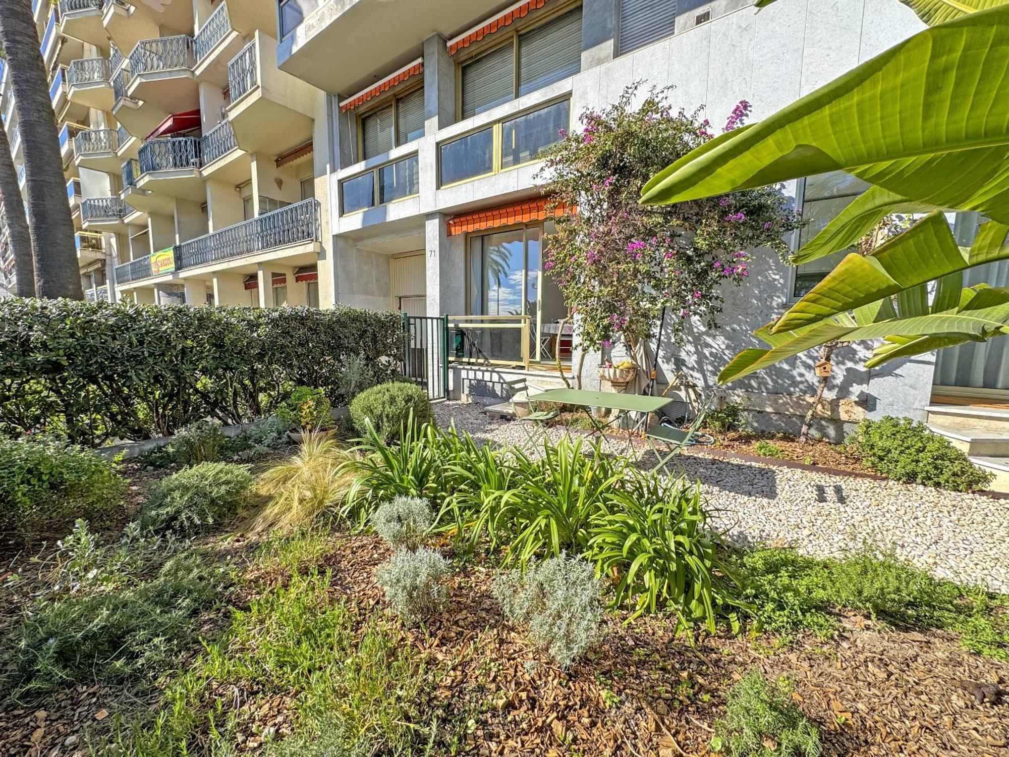 Cosy Sea Front Garden Apartment Nizza