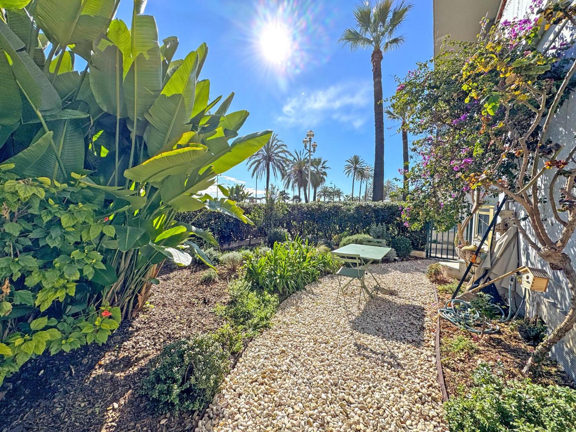 Cosy Sea Front Garden Appartamento